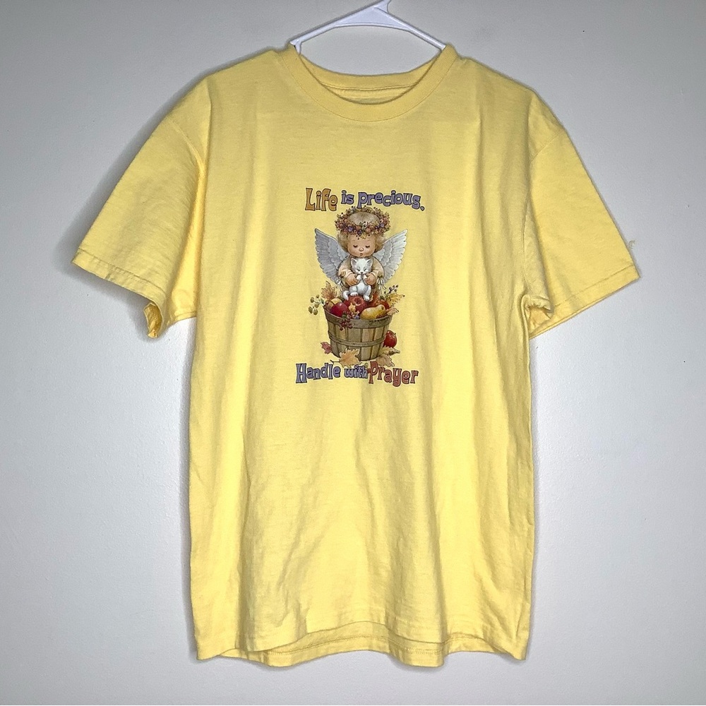 < Vintage Angel Holding Kitten Praying Graphic Tee >